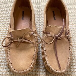 Brand New Pair of Minnetonka Men's Mocassins